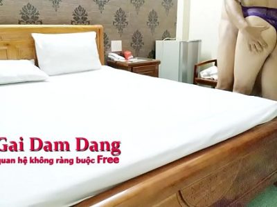 Dụ gái xinh vào nhà nghỉ quay phim