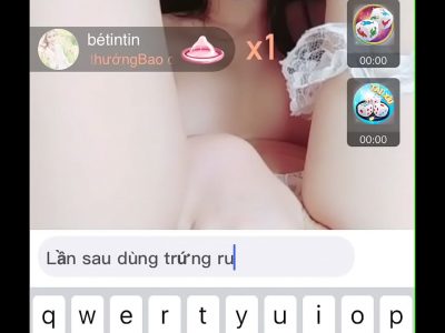 Gái teen móc lồn thủ dâm sung sướng