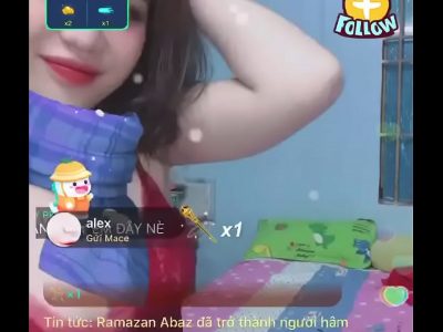 Cô giáo thảo livestream khoe hàng da trắng mịn